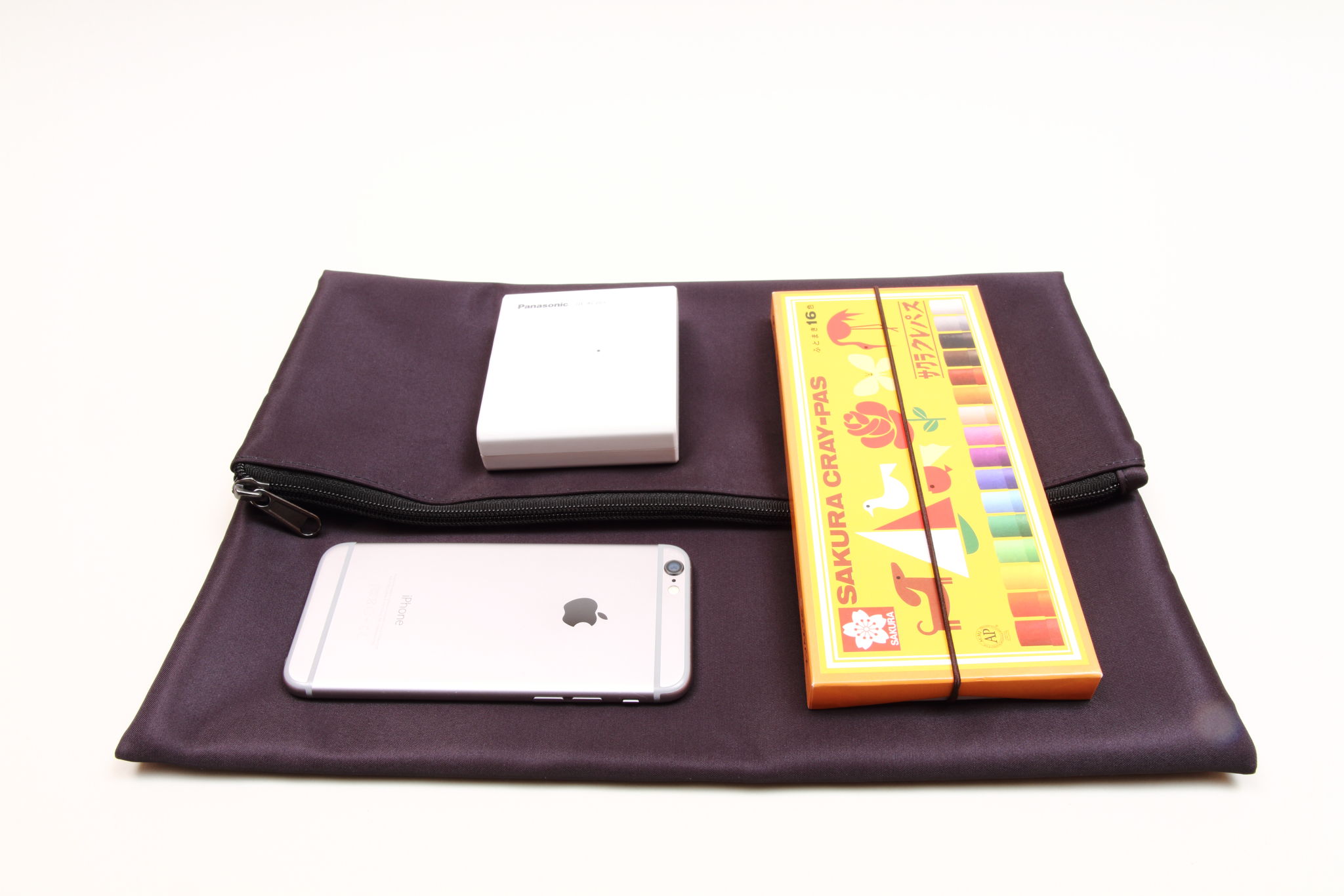 造形品/デンキクラゲ M.ババッチ 作 市職員バッジに伝統工芸 「1個制作に10日」こだわりの鎌倉彫 課長級